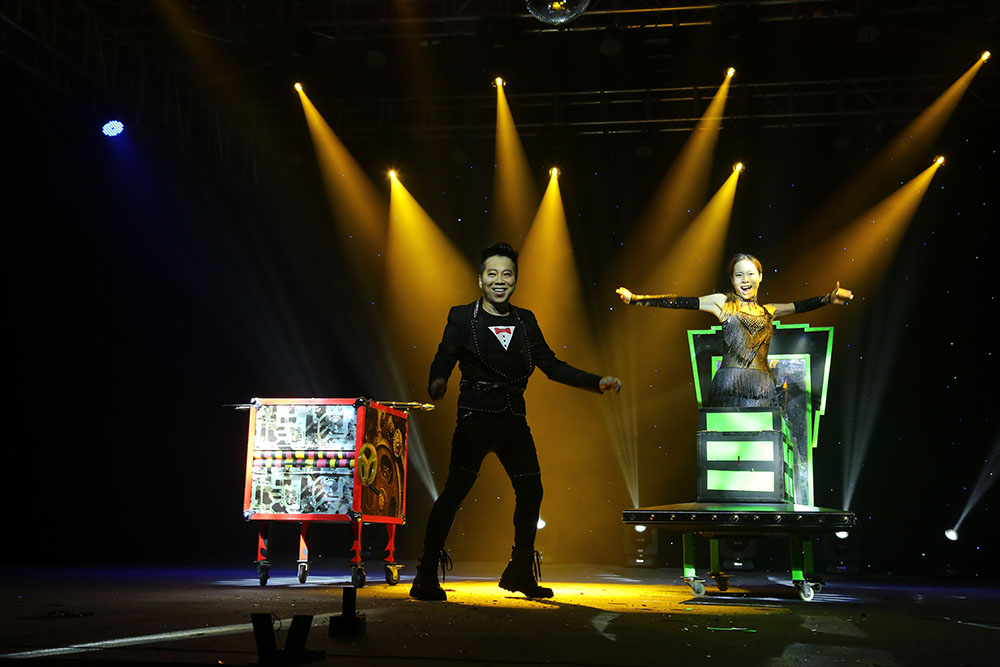 IONG'S MAGIC SHOW